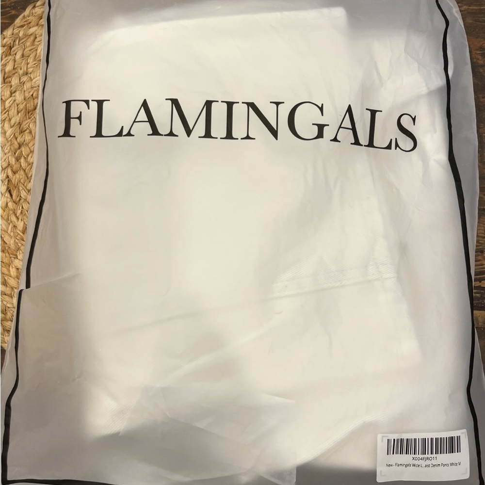Flamingals White Cropped Pants